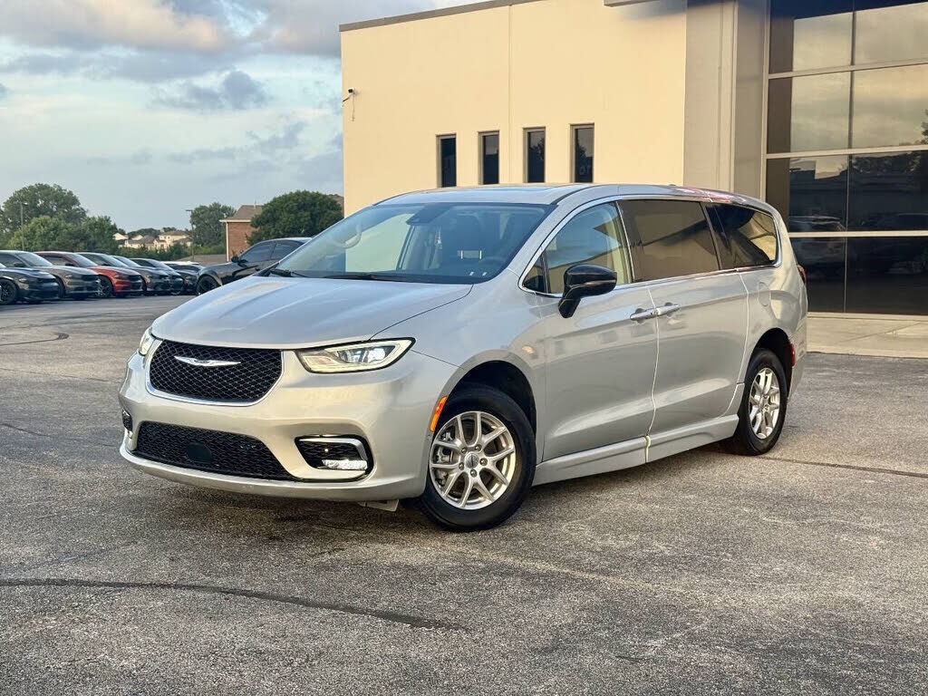 2024 CHRYSLER Pacifica