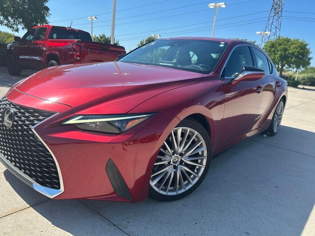 2022 LEXUS IS