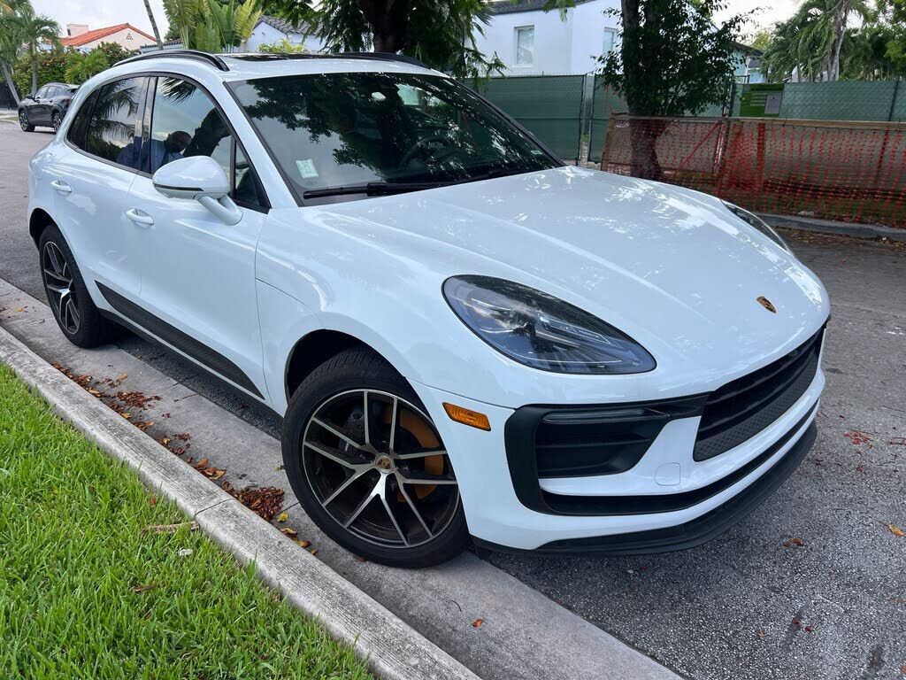 2022 PORSCHE Macan