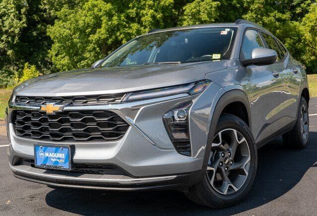 2025 CHEVROLET Trax
