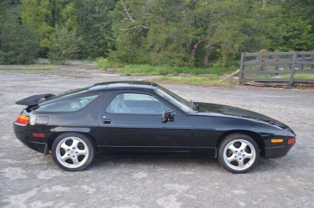 1987 PORSCHE 924