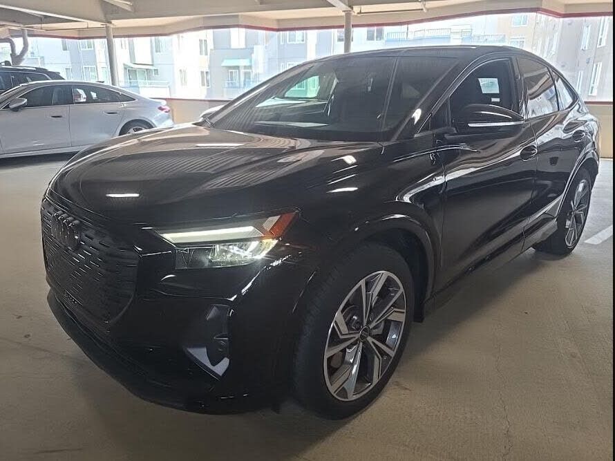 2024 AUDI Q4