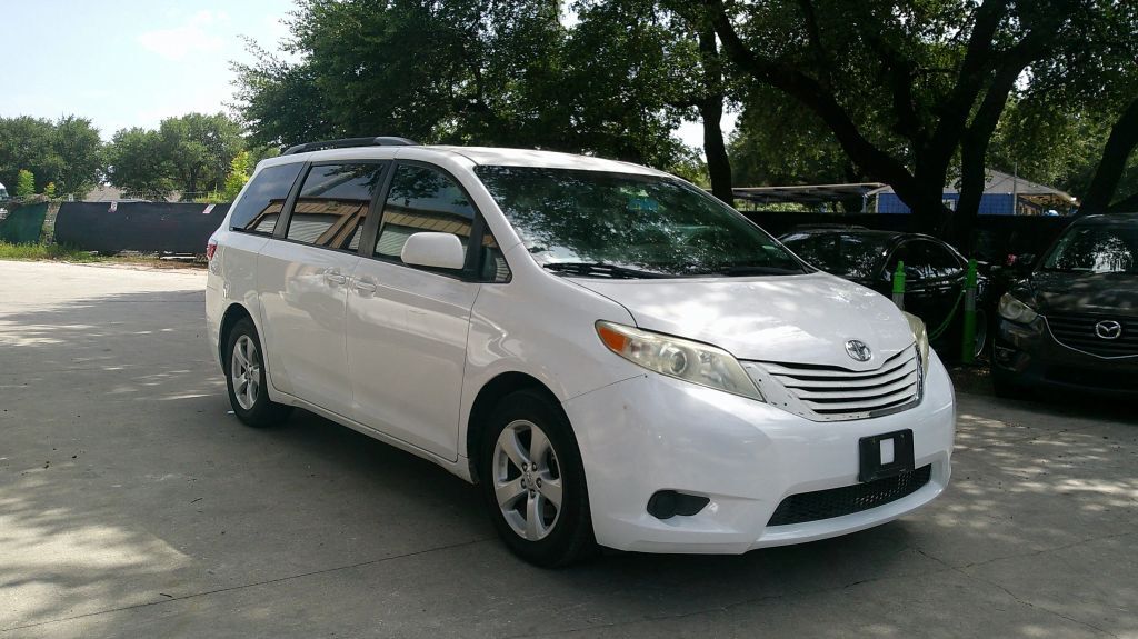 2015 TOYOTA Sienna