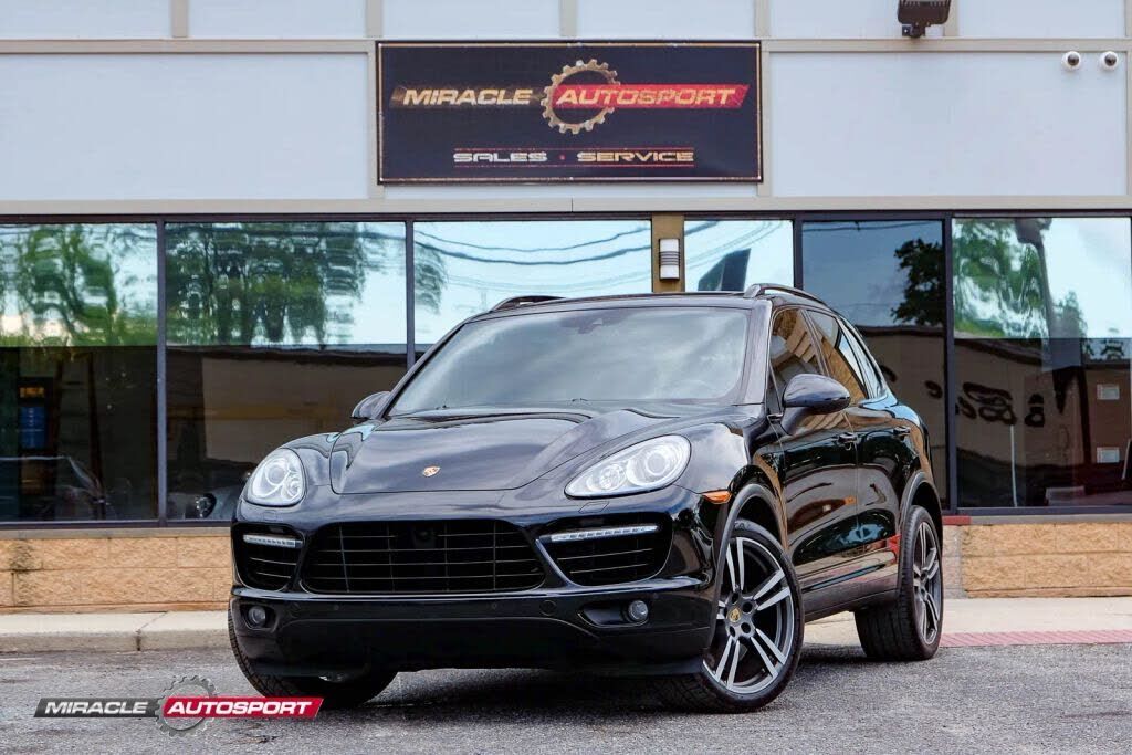 2014 PORSCHE Cayenne