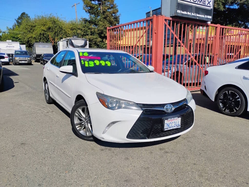 2016 TOYOTA Camry