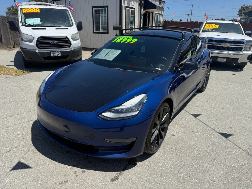 2020 TESLA Model 3