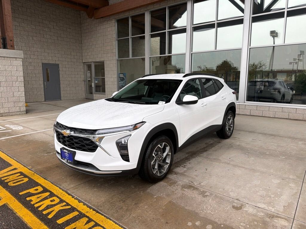 2026 CHEVROLET Trax