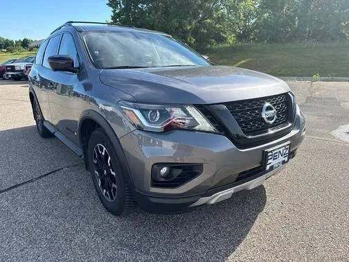 2020 NISSAN Pathfinder