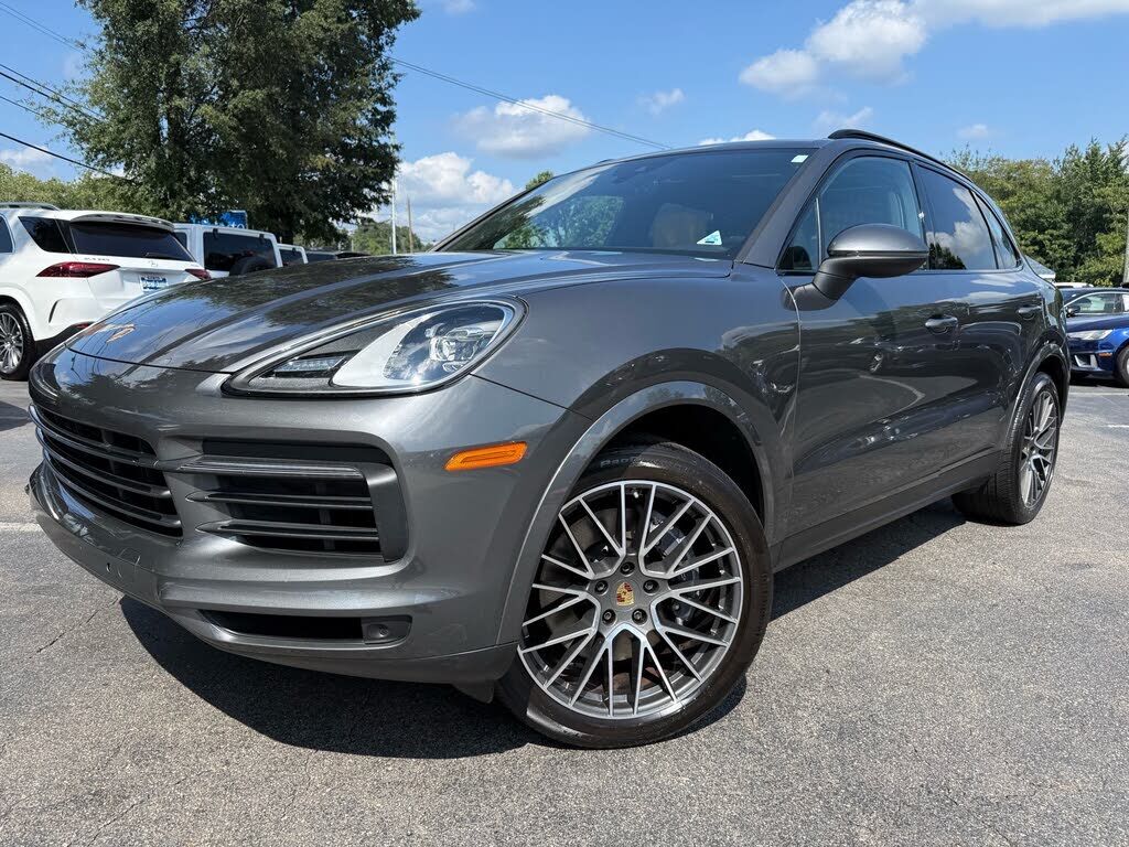 2022 PORSCHE Cayenne