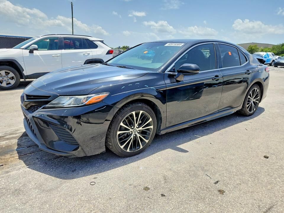 2018 TOYOTA Camry