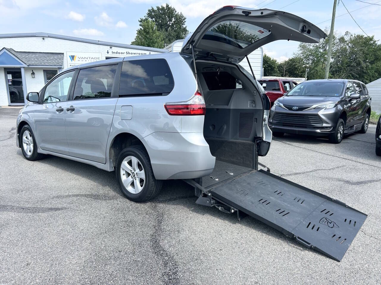 2020 TOYOTA Sienna