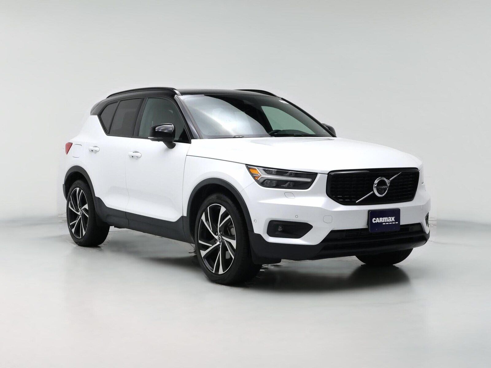 2020 VOLVO XC40