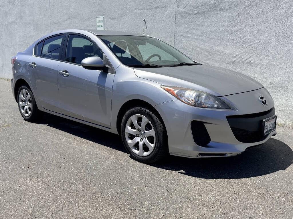 2013 MAZDA Mazda3