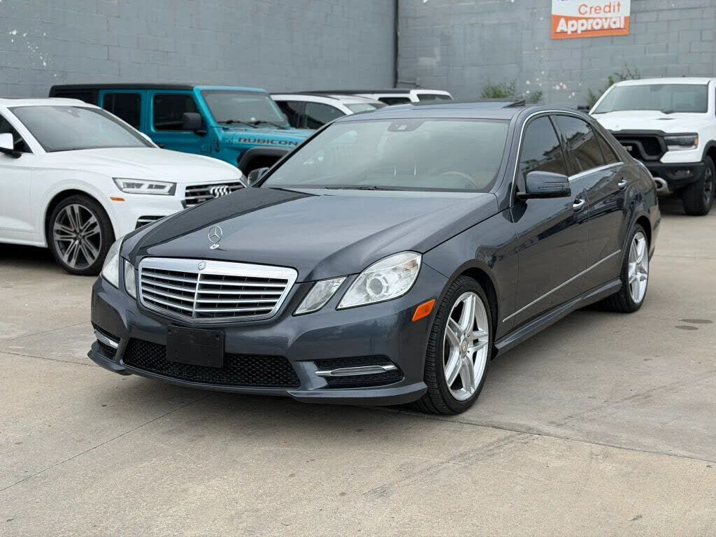2013 MERCEDES-BENZ E-Class