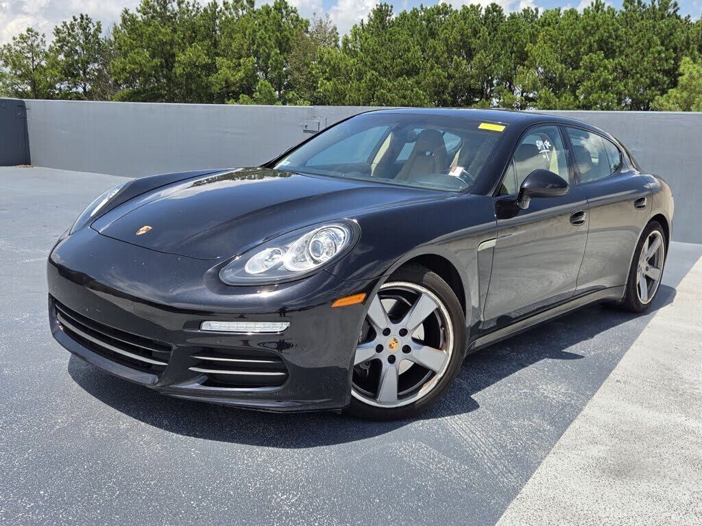 2016 PORSCHE Panamera