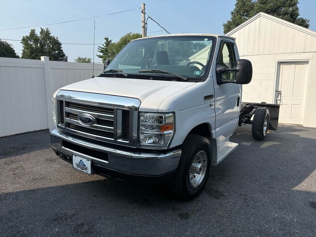2013 FORD E-350