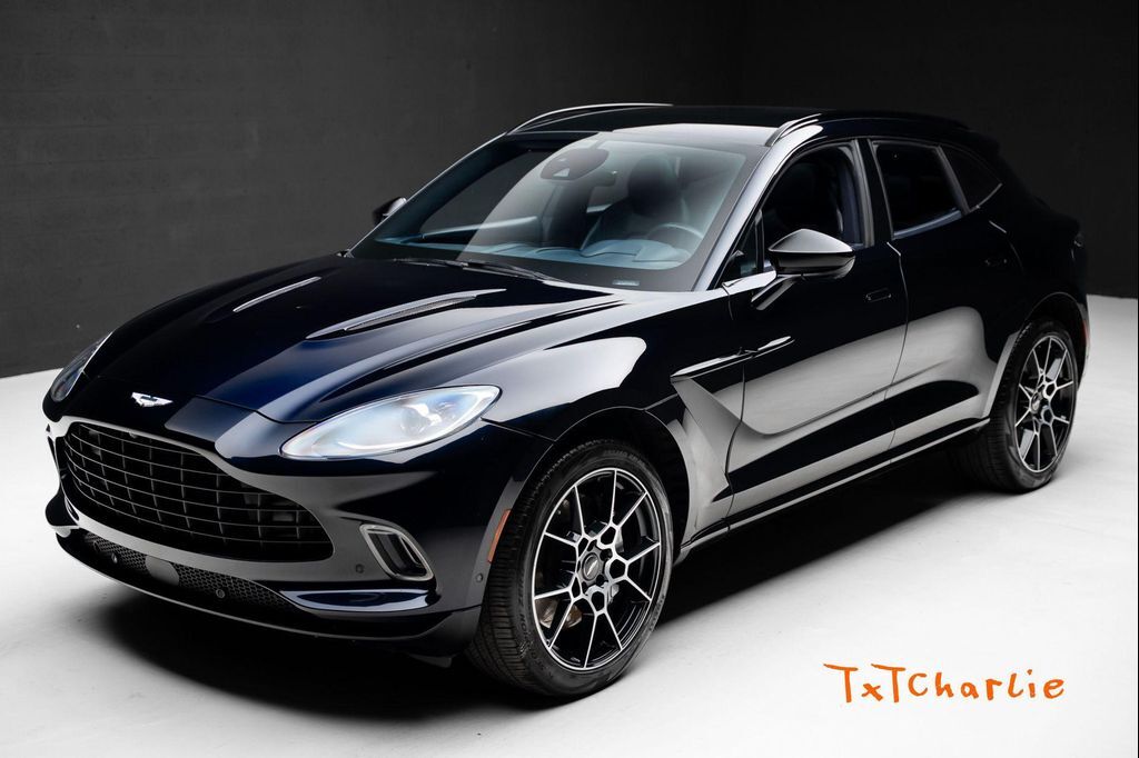 2021 ASTON MARTIN DBX