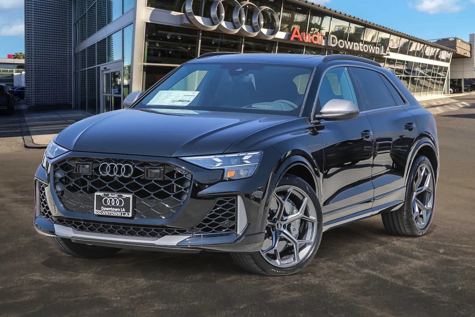2025 AUDI RS Q8