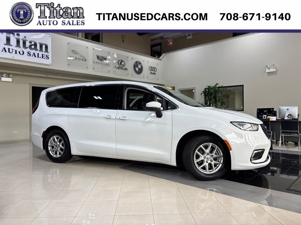 2023 CHRYSLER Pacifica