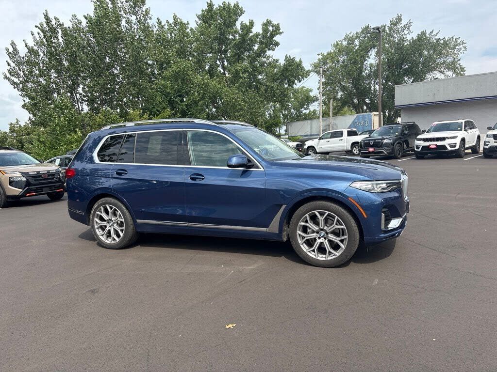 2022 BMW X7