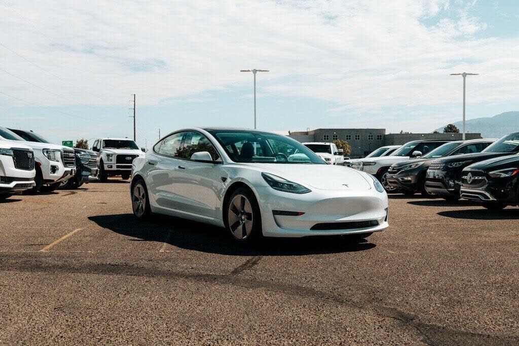 2023 TESLA Model 3