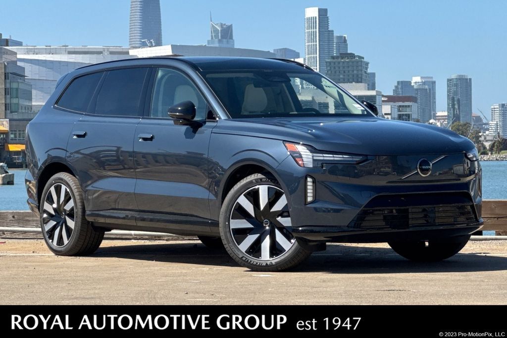 2026 VOLVO EX90