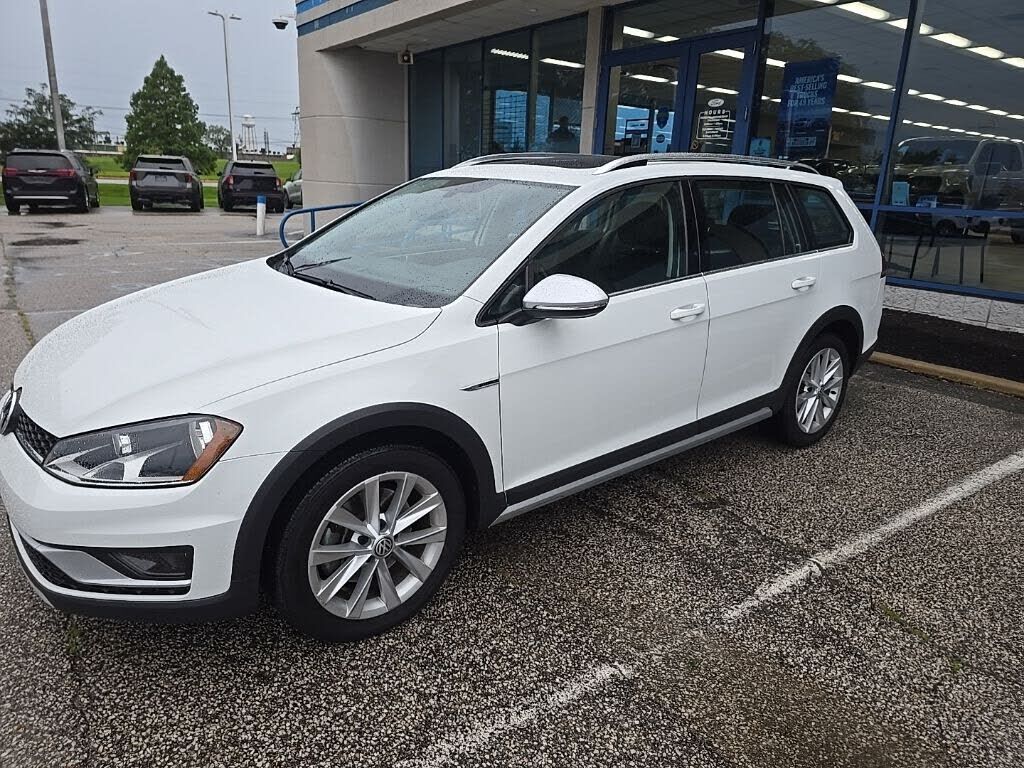 2017 VOLKSWAGEN Golf Alltrack