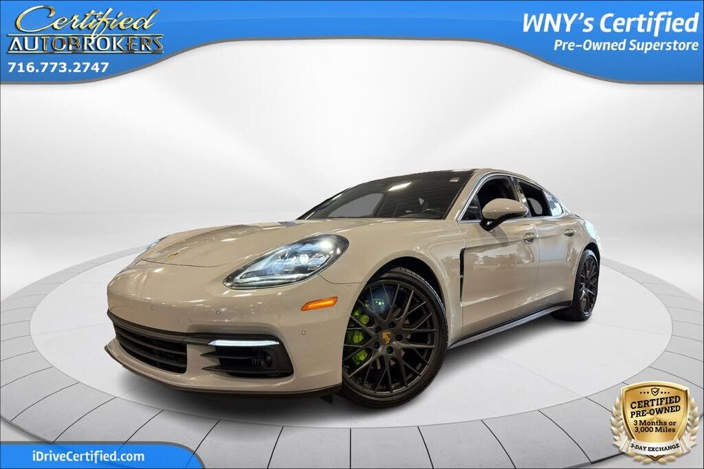 2018 PORSCHE Panamera