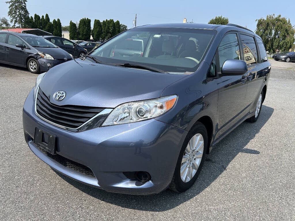 2014 TOYOTA Sienna