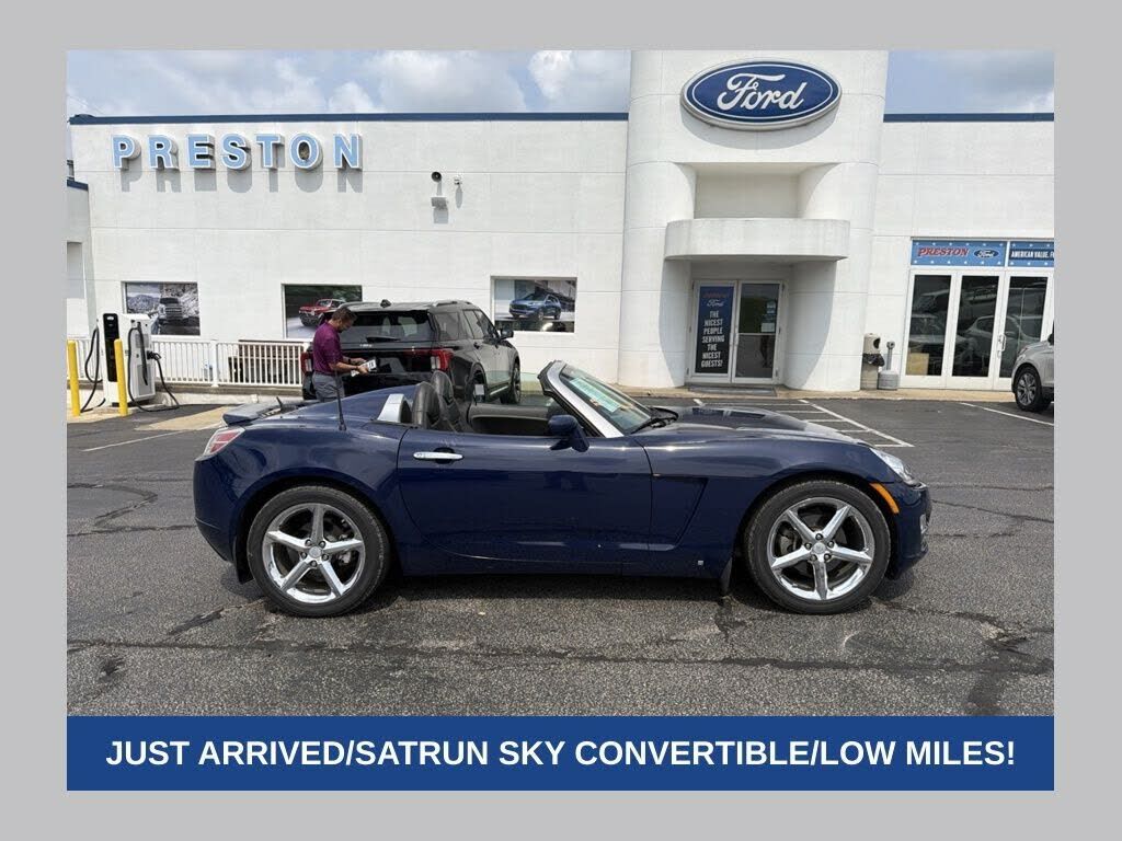 2009 SATURN Sky