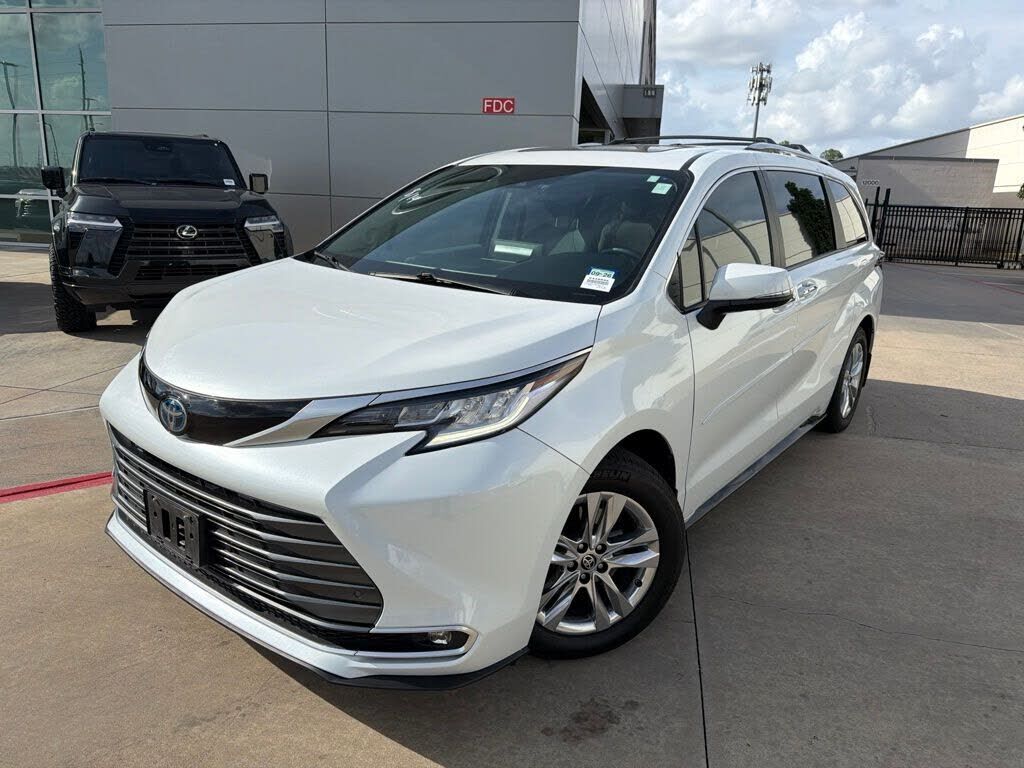 2022 TOYOTA Sienna