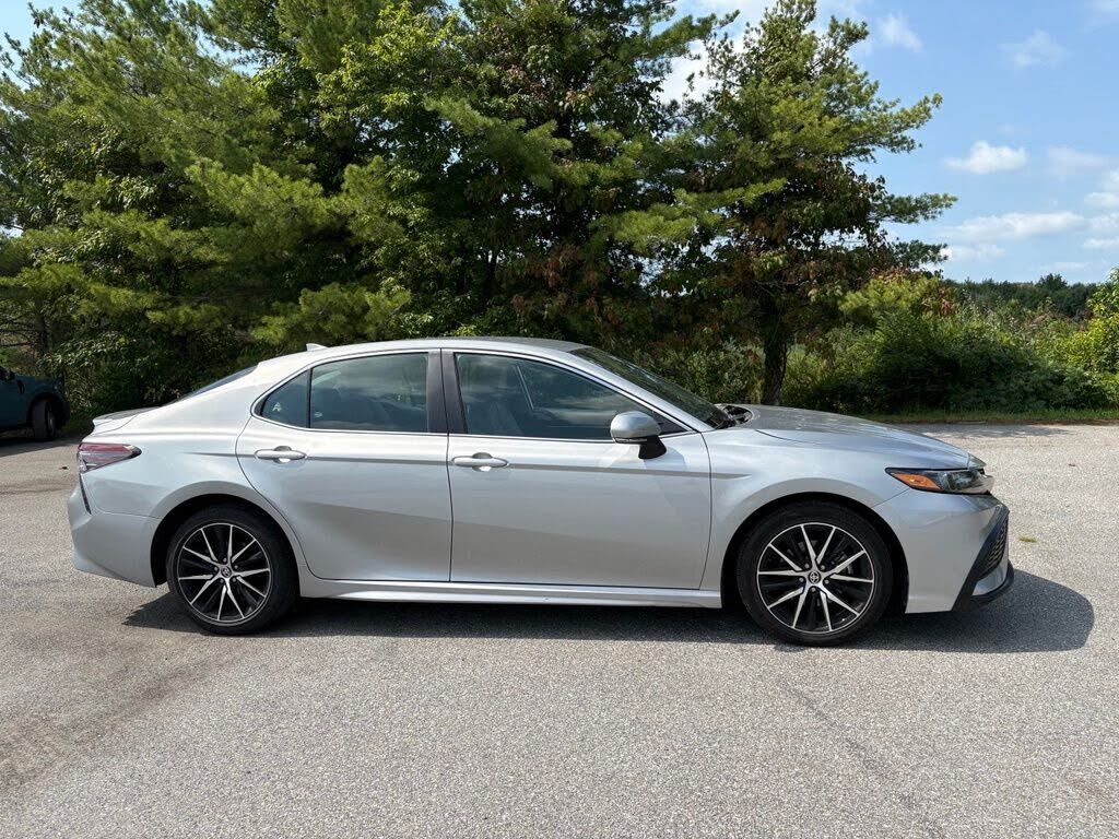 2024 TOYOTA Camry