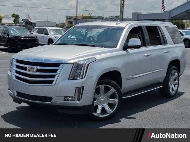 2017 CADILLAC Escalade