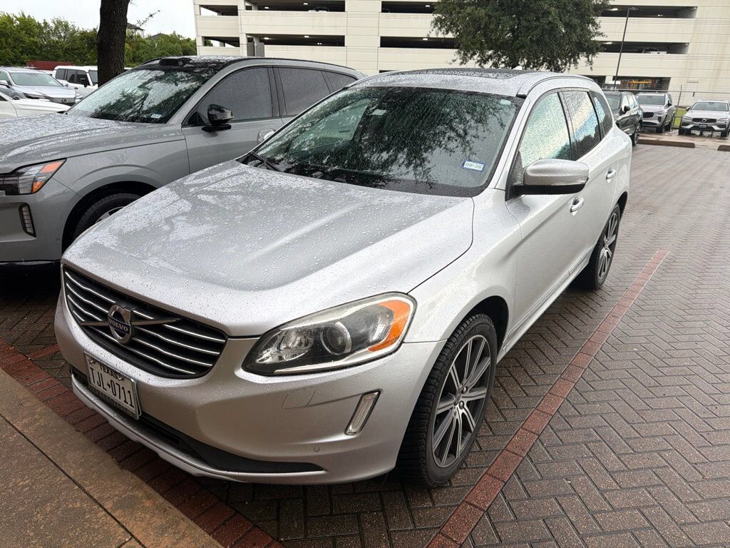 2017 VOLVO XC60