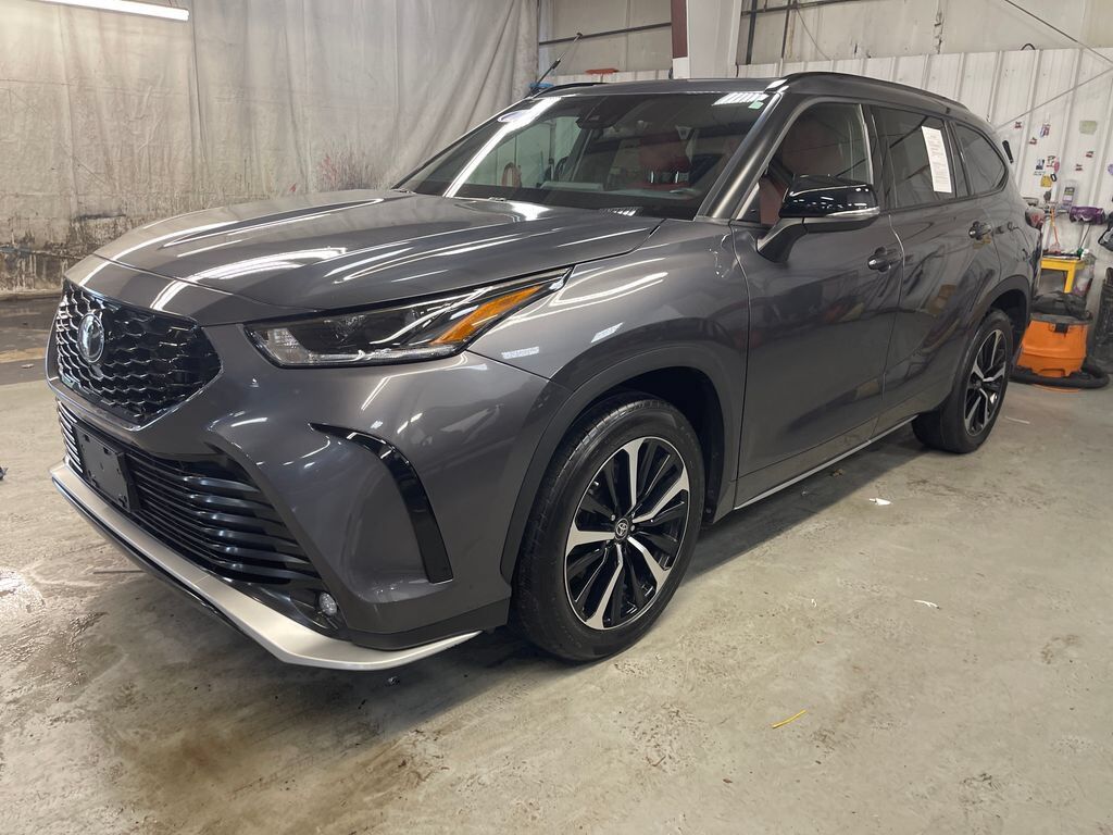 2021 TOYOTA Highlander