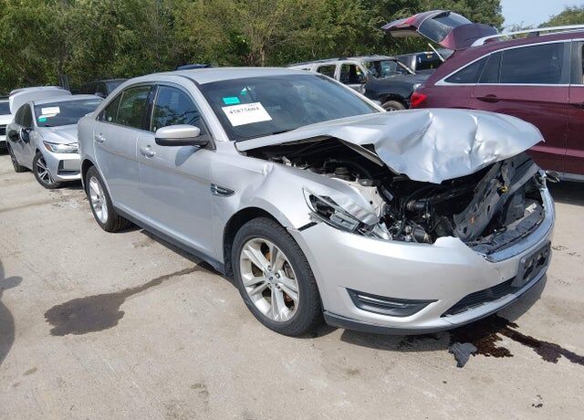 2013 FORD Taurus