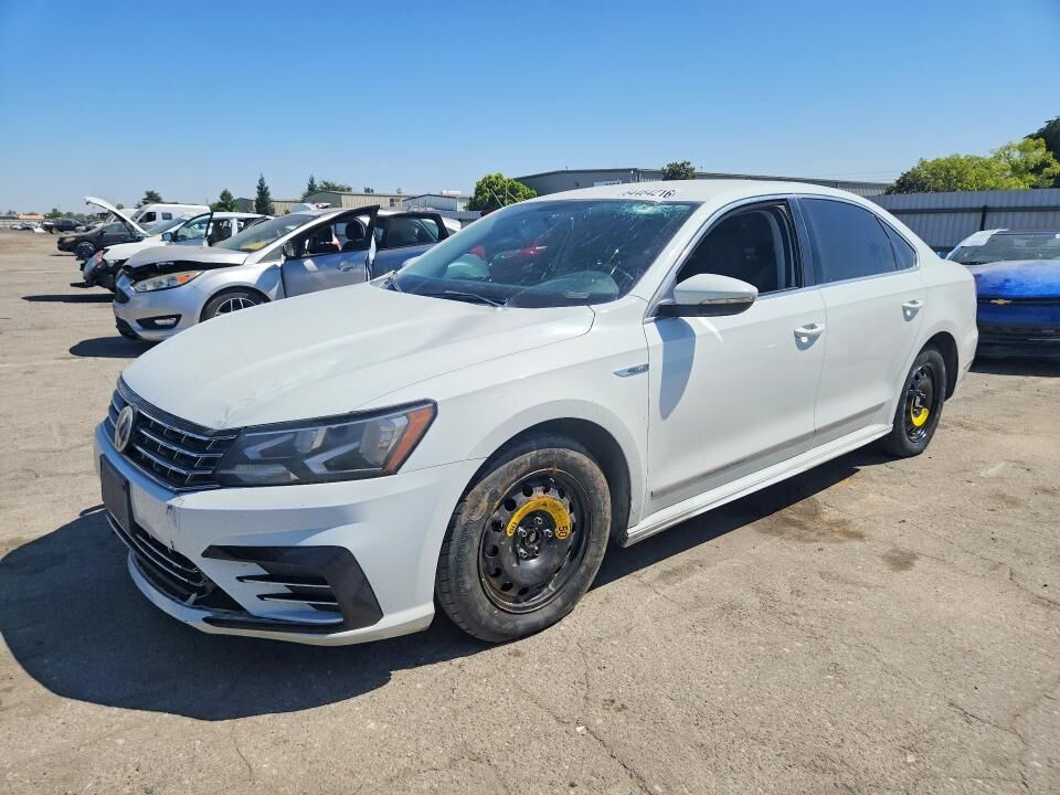 2017 VOLKSWAGEN Passat