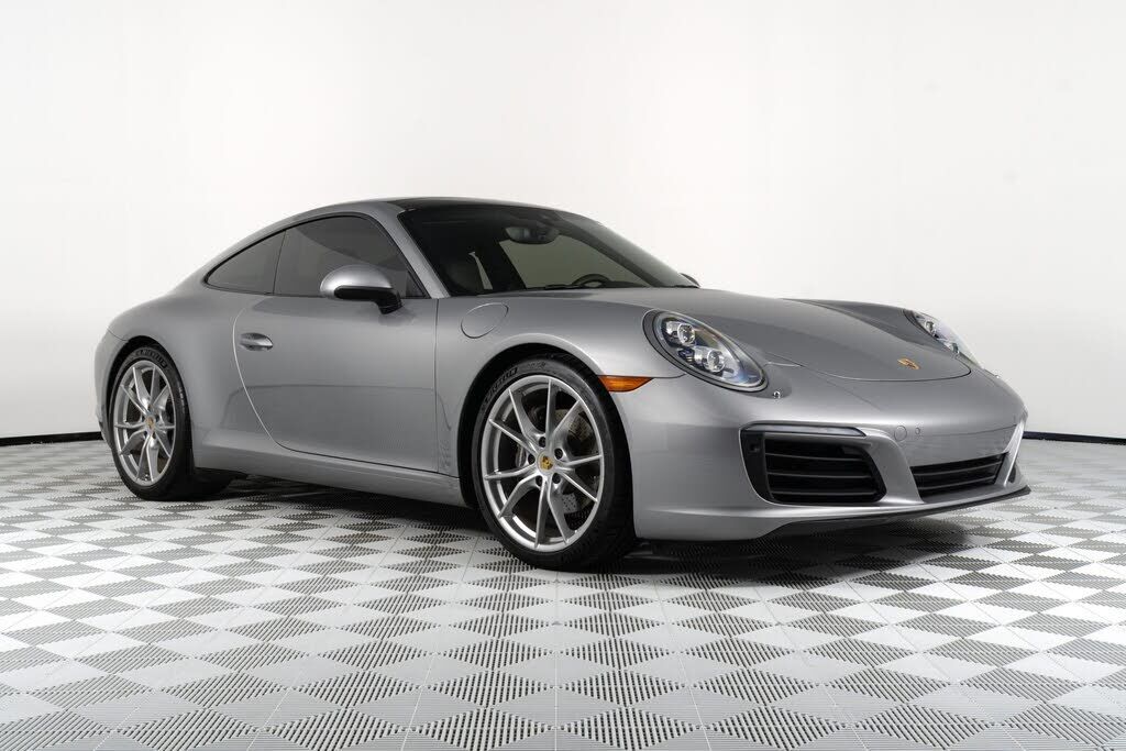 2017 PORSCHE 911