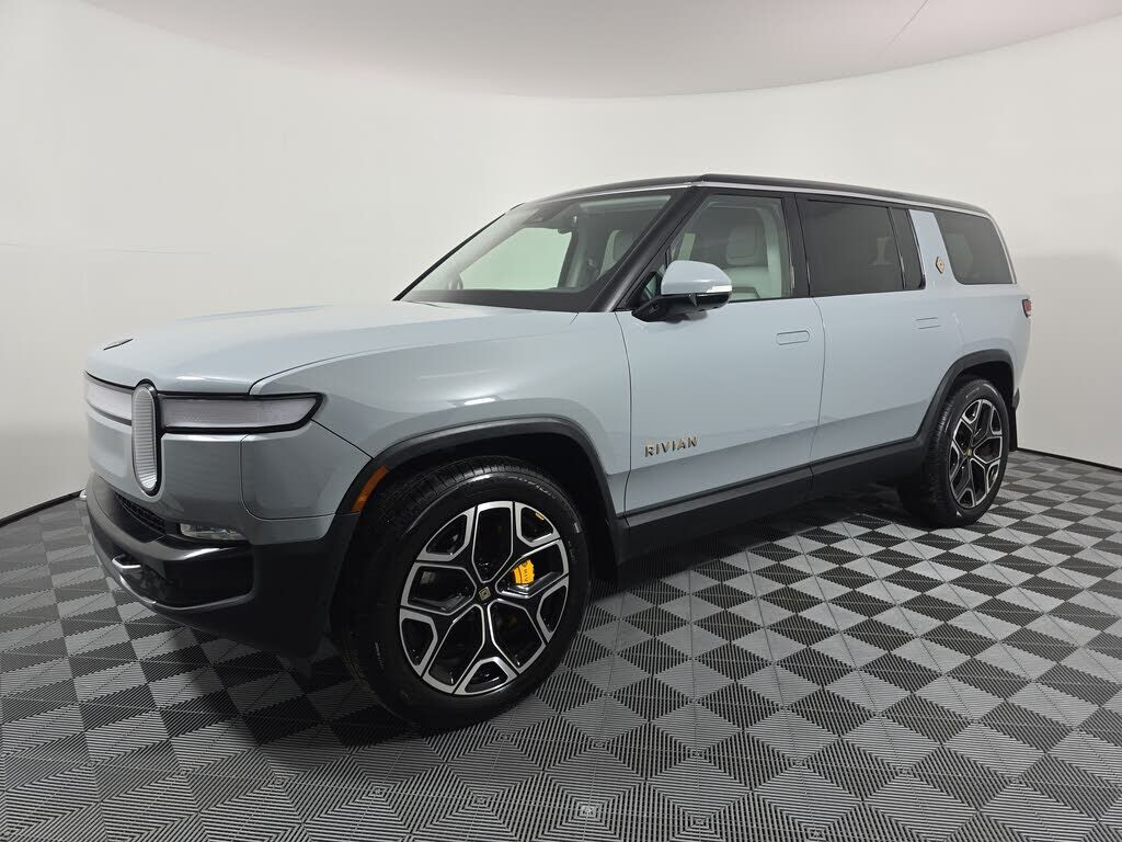 2023 RIVIAN R1S
