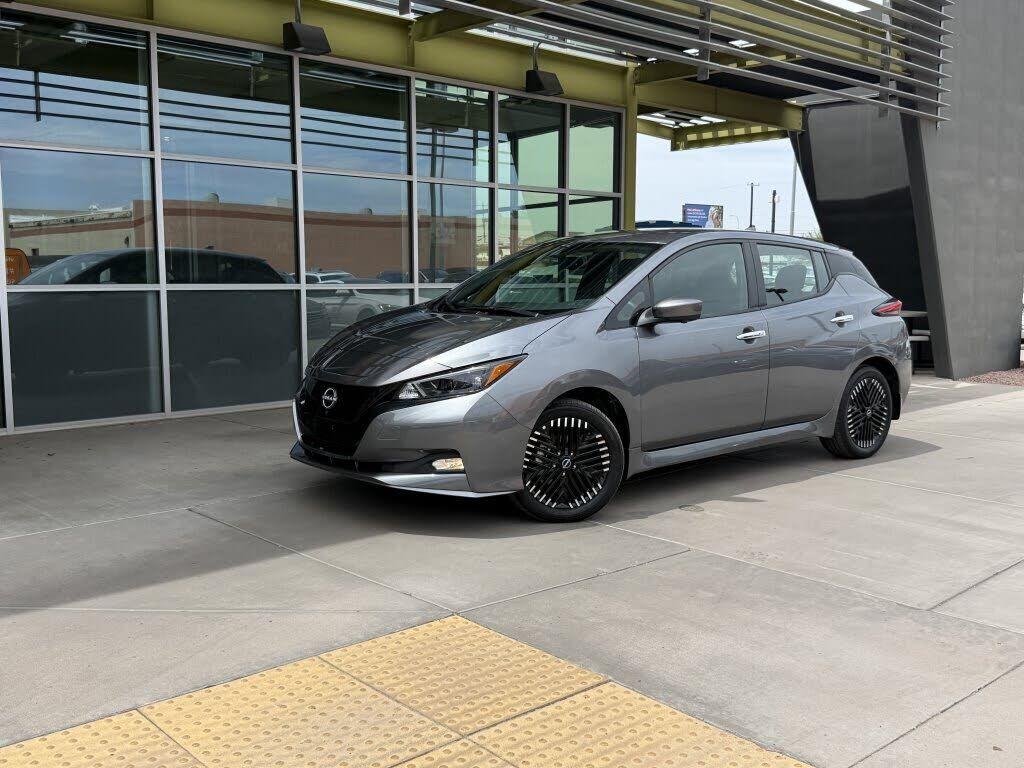 2024 NISSAN Leaf