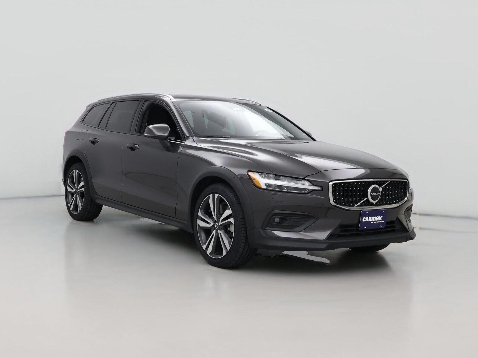 2023 VOLVO V60CC