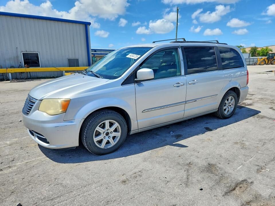 2012 CHRYSLER Town and Country