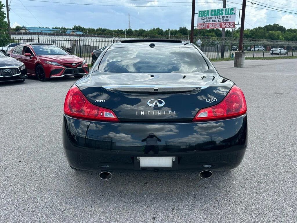 2015 INFINITI Q60
