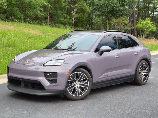 2025 PORSCHE Macan
