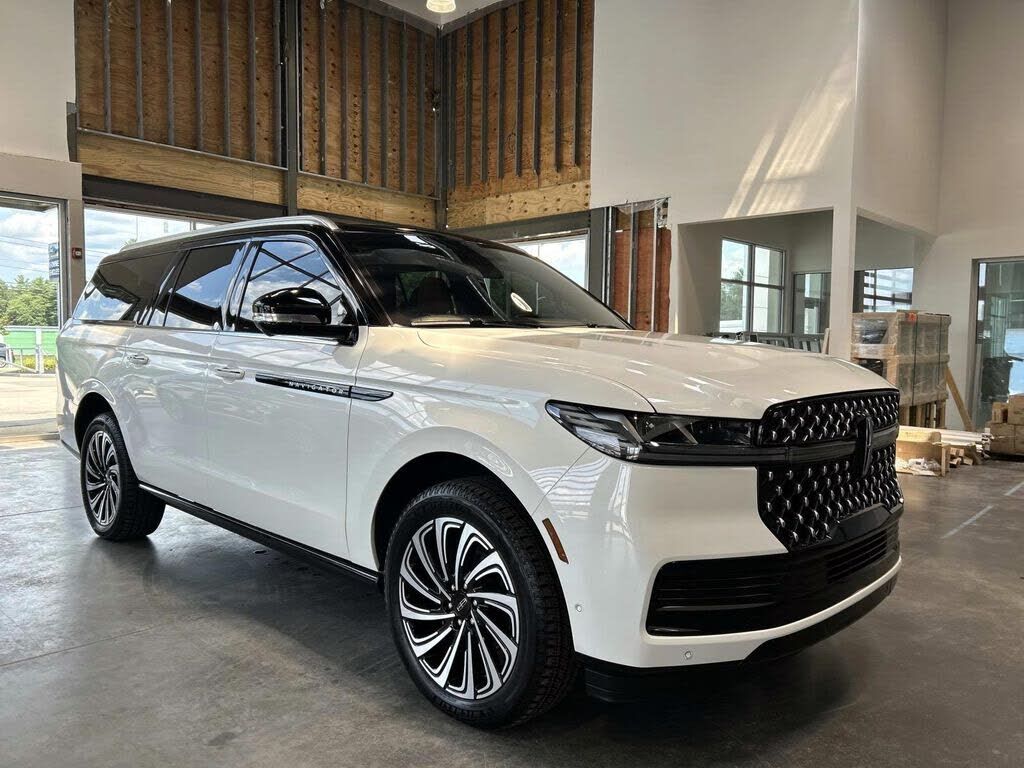 2025 LINCOLN Navigator L