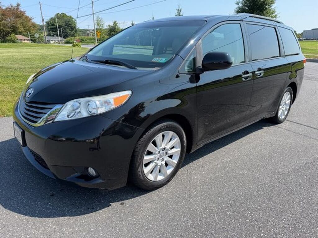 2014 TOYOTA Sienna