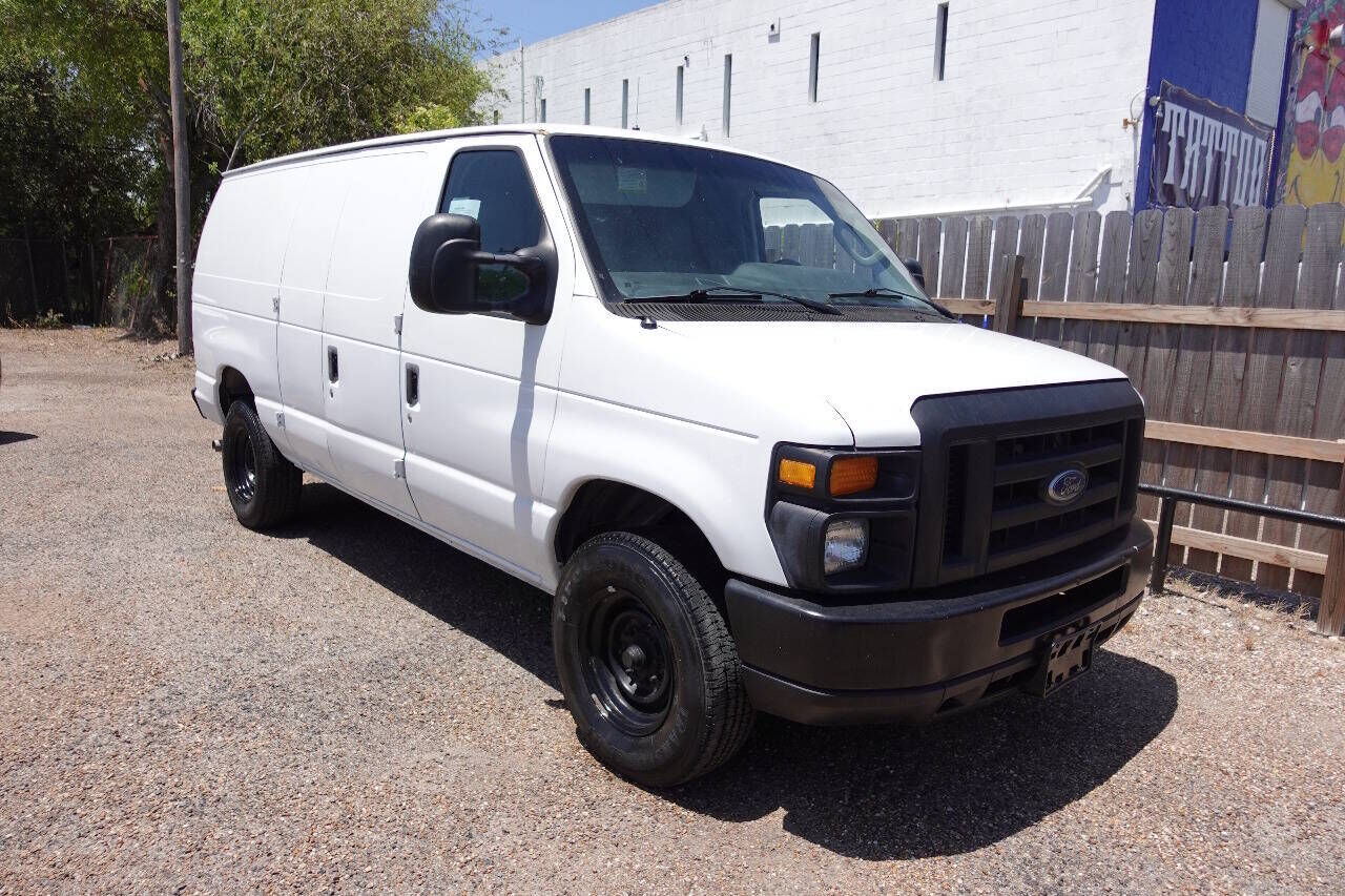 2012 FORD E-350
