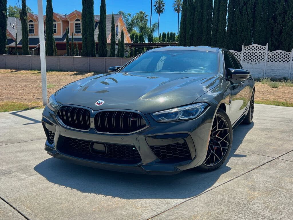 2023 BMW M8