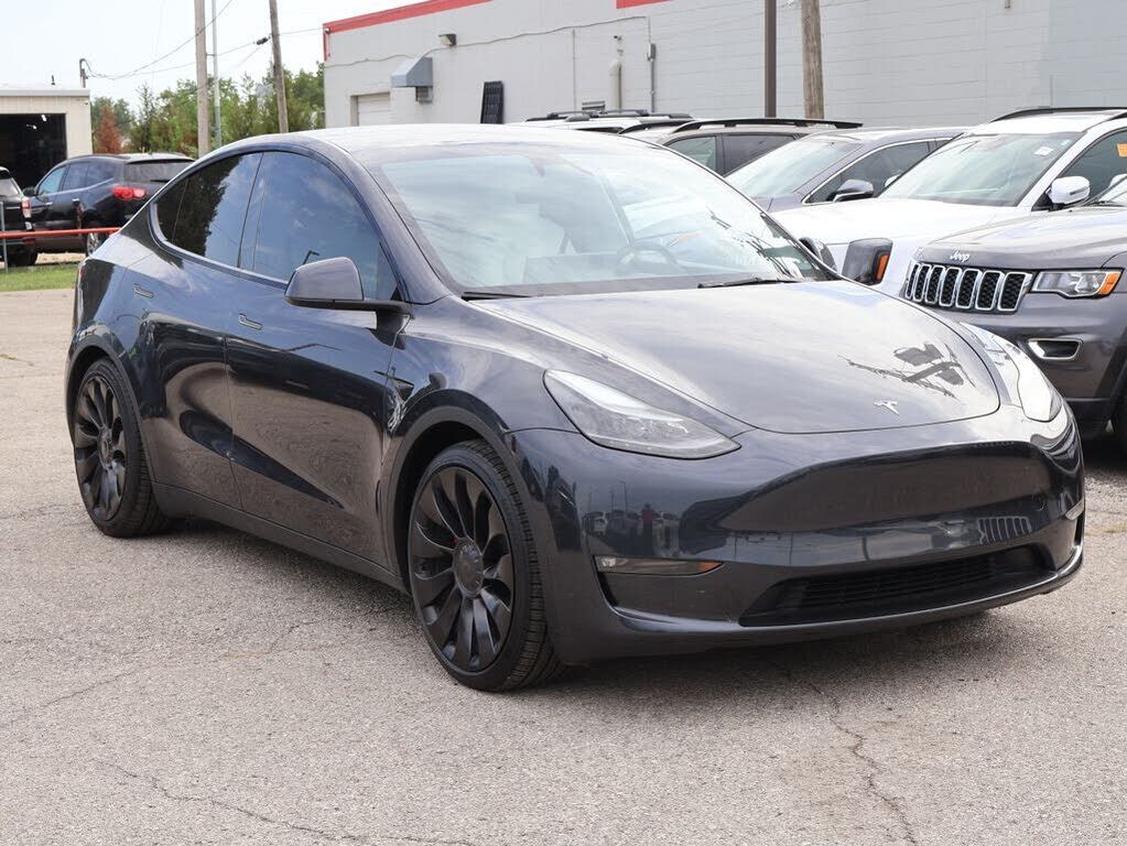 2024 TESLA Model Y