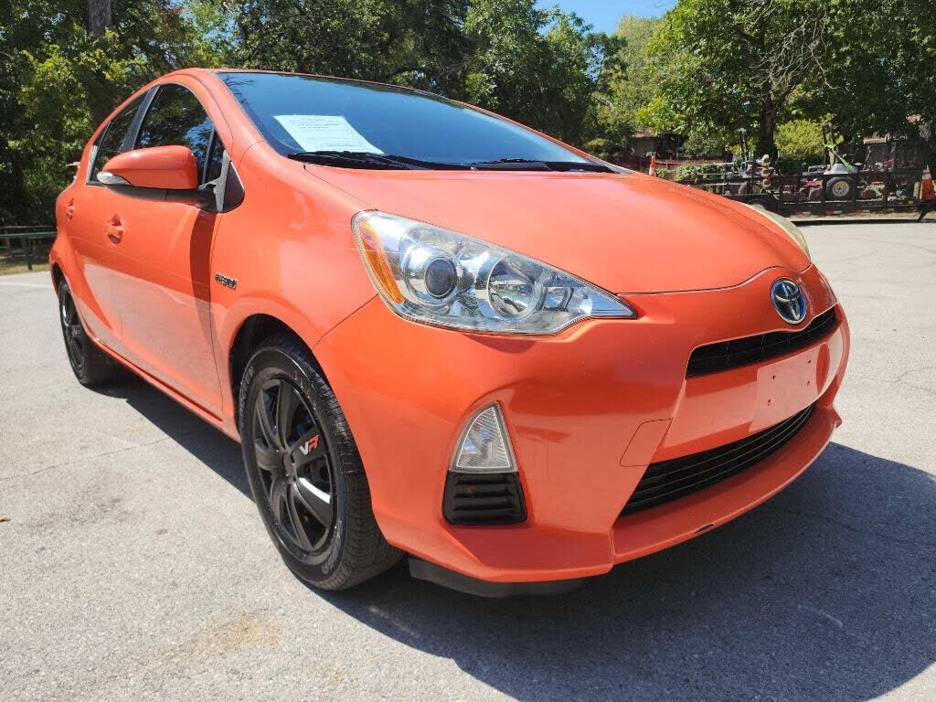 2014 TOYOTA Prius